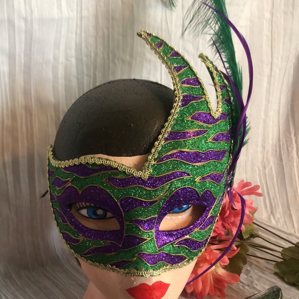 MARDI GRAS style lot of 2 masks Halloween costumes 1 NWT & 1 w/large feather - Picture 2 of 15
